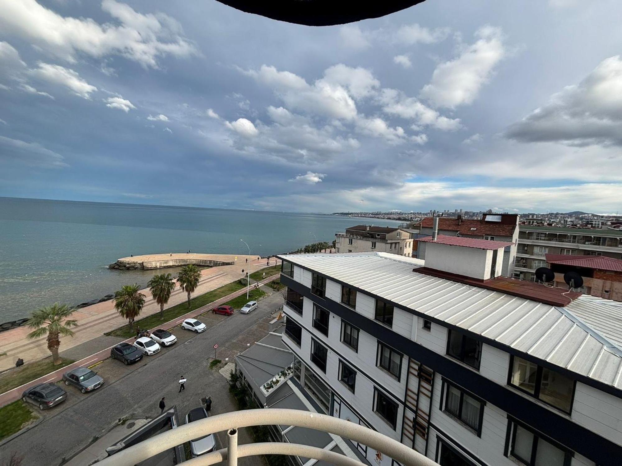 Doppelzimmer mit Balkon und Meerblick